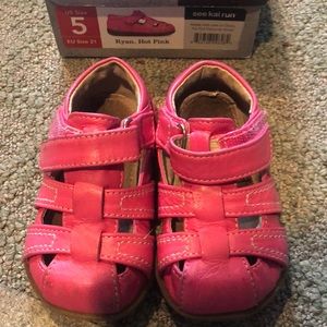 See Kai run size 5 pink shoes